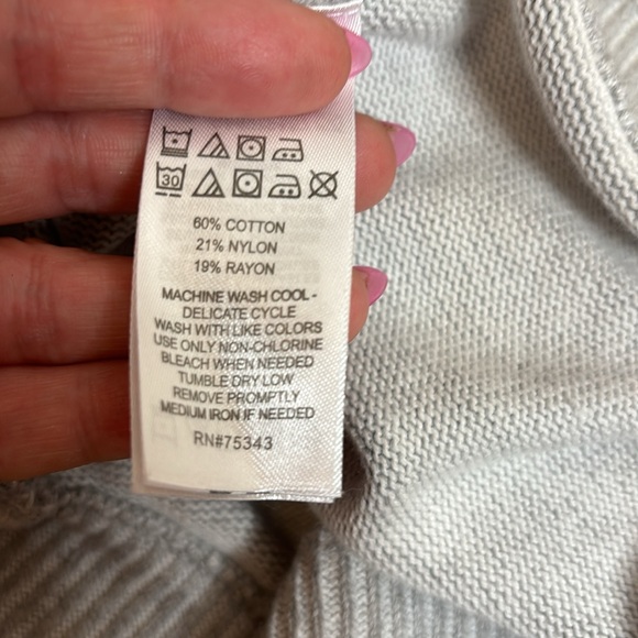 TAHARI Girls Gray Knit Asymmetrical Tunic Sweater - Picture 10 of 10